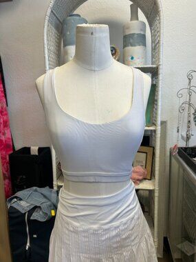 Lululemon White Sports Bra – Size XS – Athletic Yoga Workout Bra